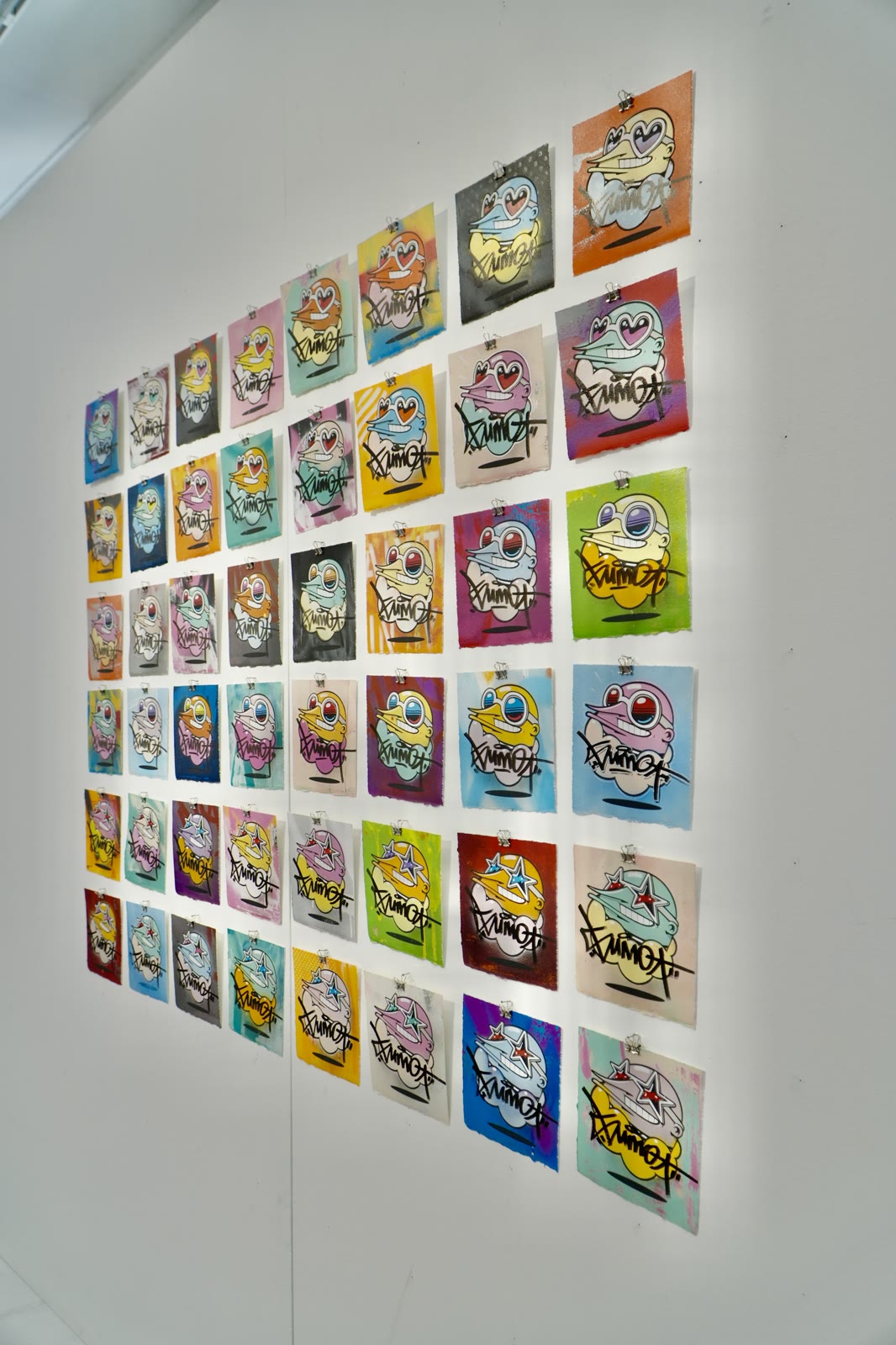 Mur d'œuvres de Sumo à la Gallery 1:1