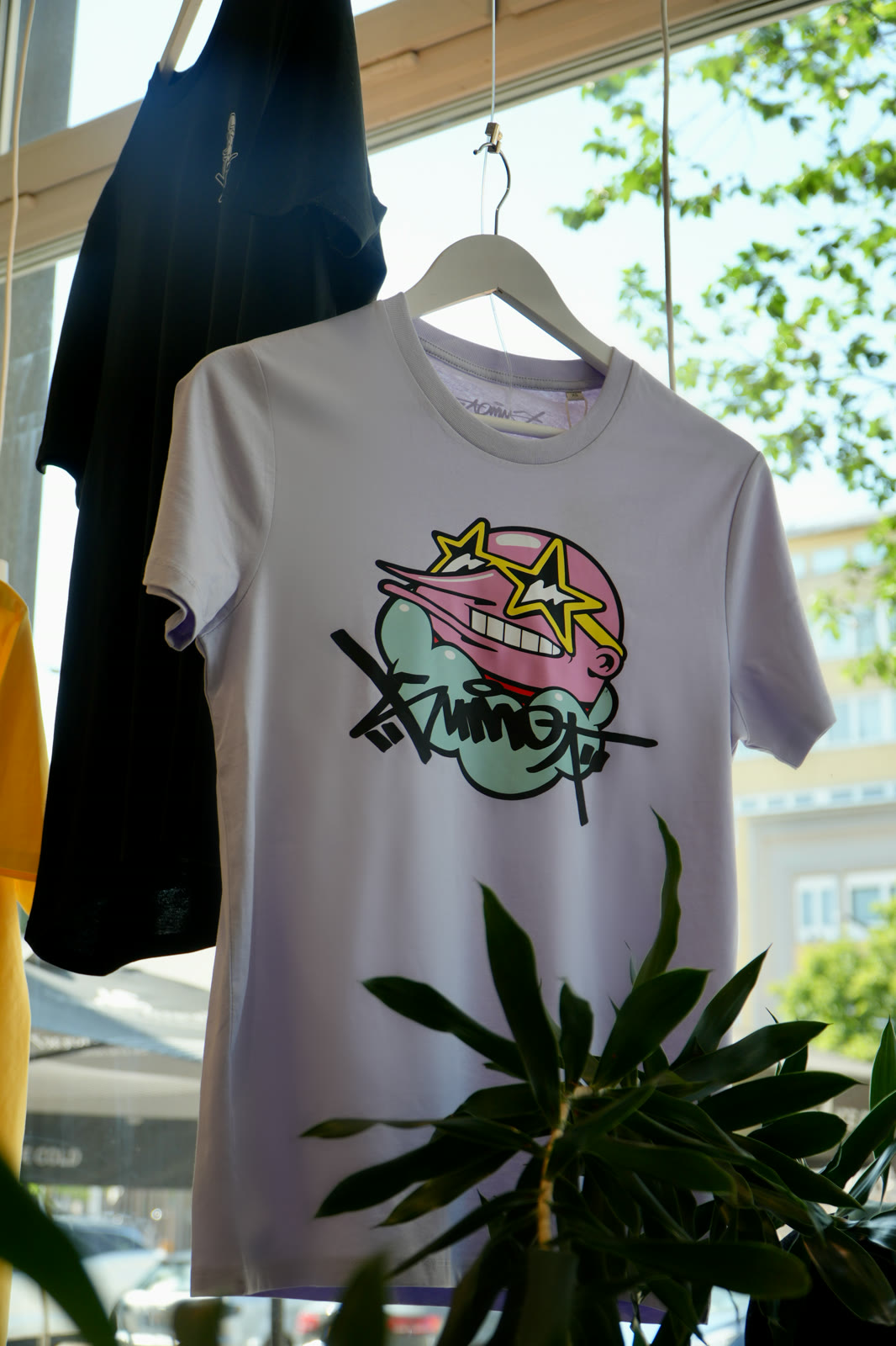 T-shirt Sumo en vitrine, Gallery 1:1
